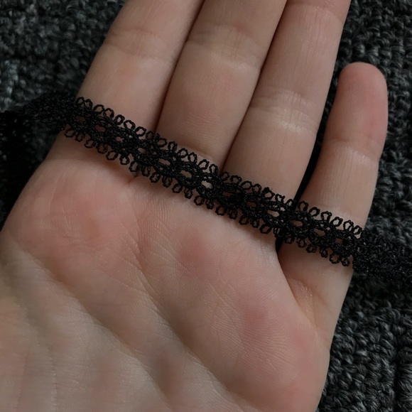 Chokers - Picture 5 of 7